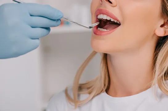 Ile kosztuje wizyta u dentysty prywatnie? Sprawdź, jak uniknąć wysokich rachunków!